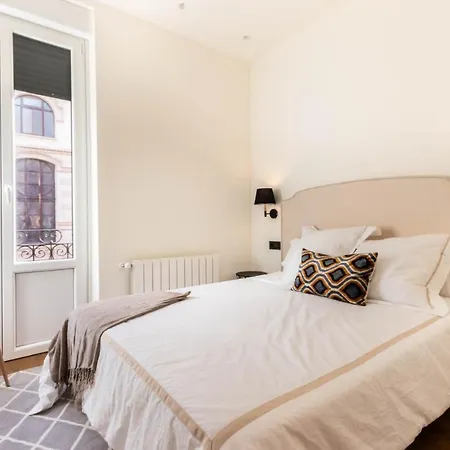 Luxury Guggenheim Museum Apartman